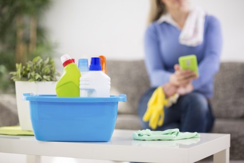 Detailed move-out cleaning service for Kennington tenants