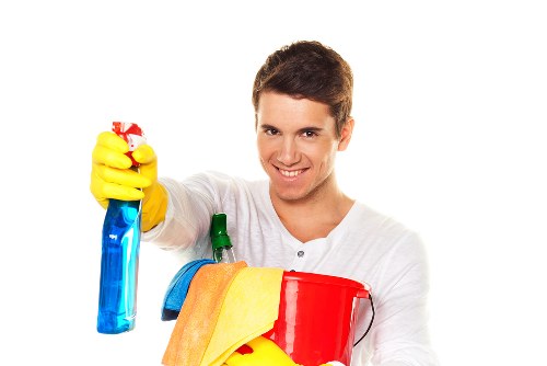 Kitchen and bathroom cleaning in a Kennington property